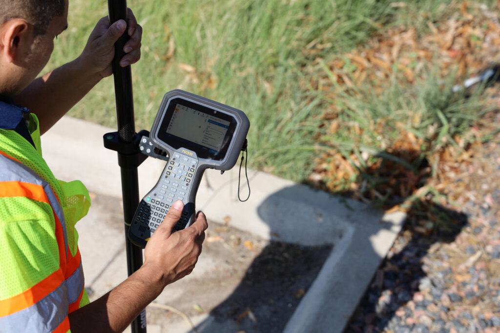 Trimble Catalyst DA2 receiver with TSC510 controller providing flexible positioning solutions for construction.